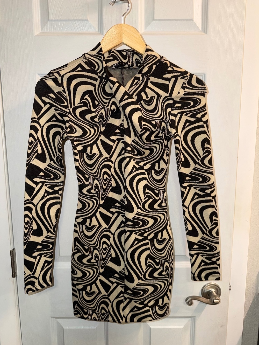 Zara Black Cream Abstract Swirl Print Long Sleeve Mini Dress Size S